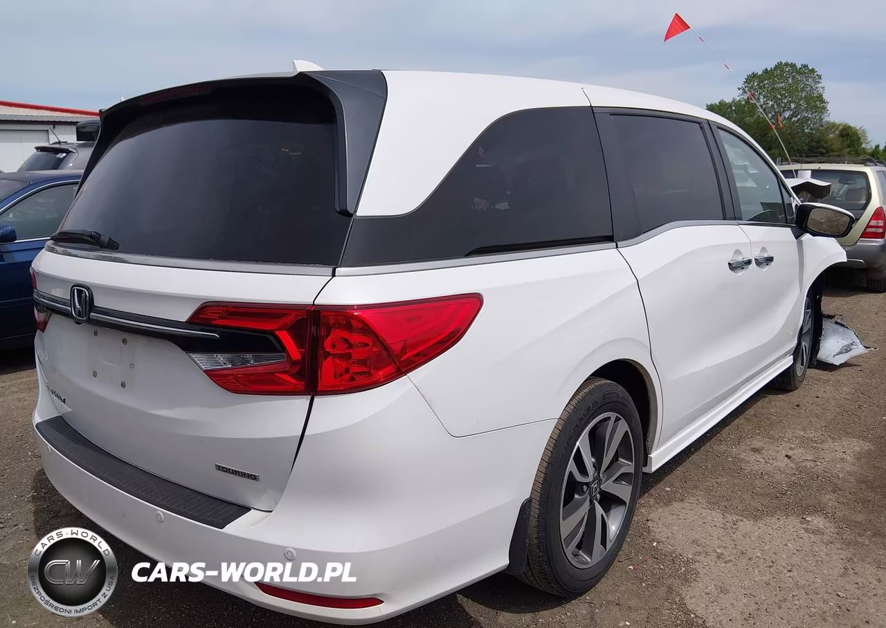 2022 Honda Odyssey Touring VIN:5FNRL6H82NB055344 - 4