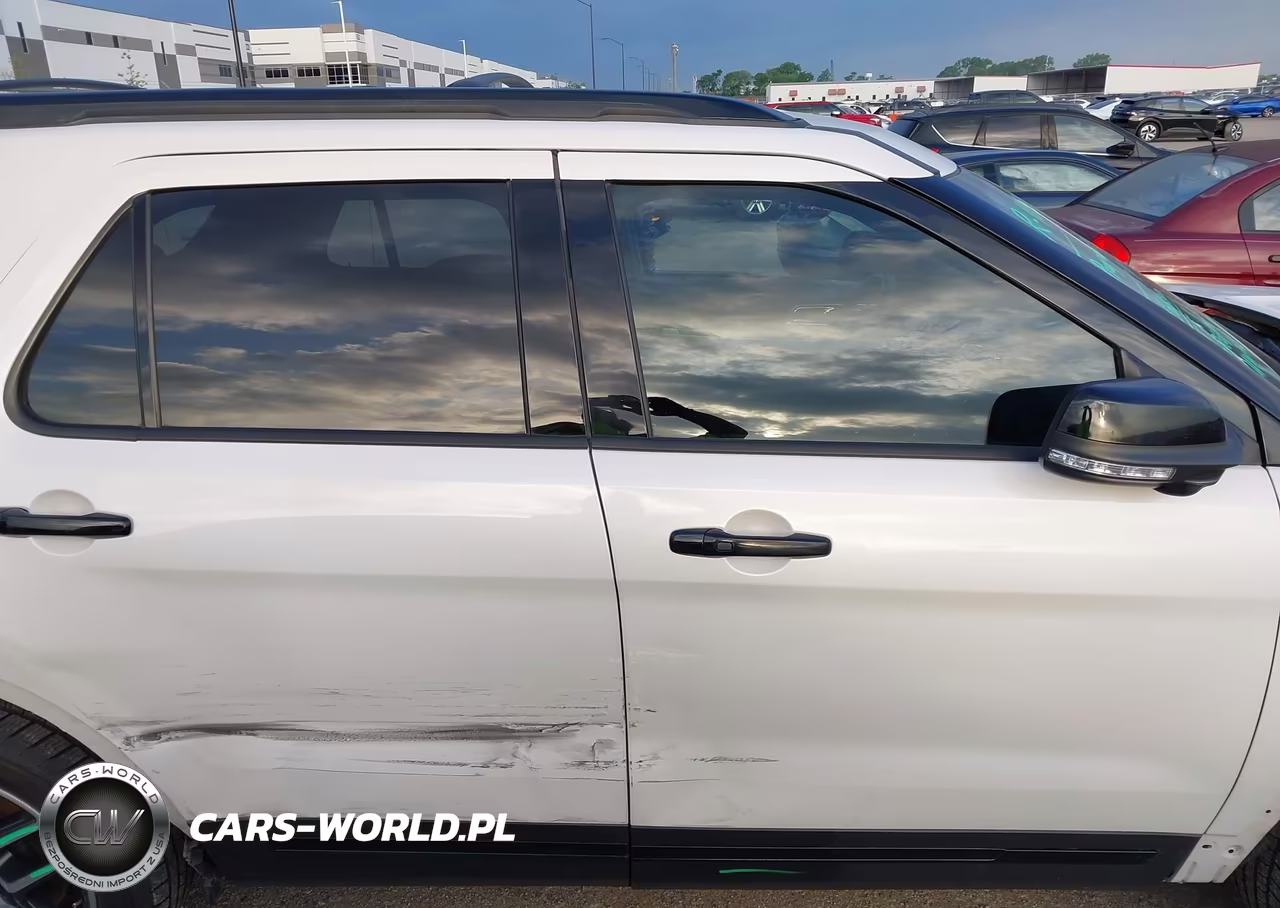 2018 Ford Explorer Sport VIN:1FM5K8GT9JGA50978 - 13