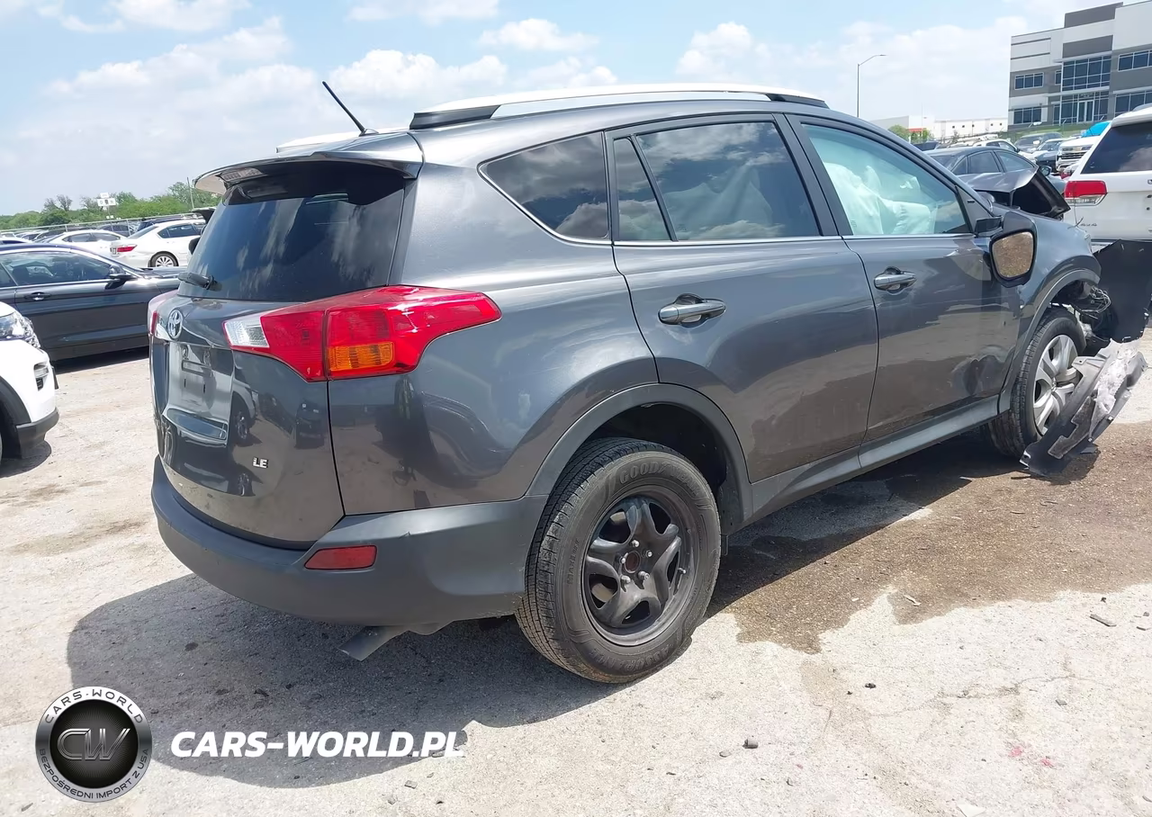 2015 Toyota Rav4 Le VIN:2T3ZFREV9FW136386 - 4