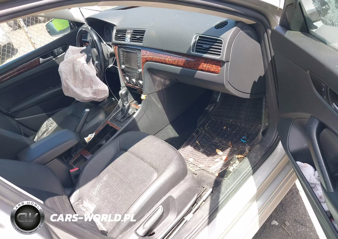 2012 Volkswagen Passat 2.5L Sel VIN:1VWCP7A31CC106161 - 5
