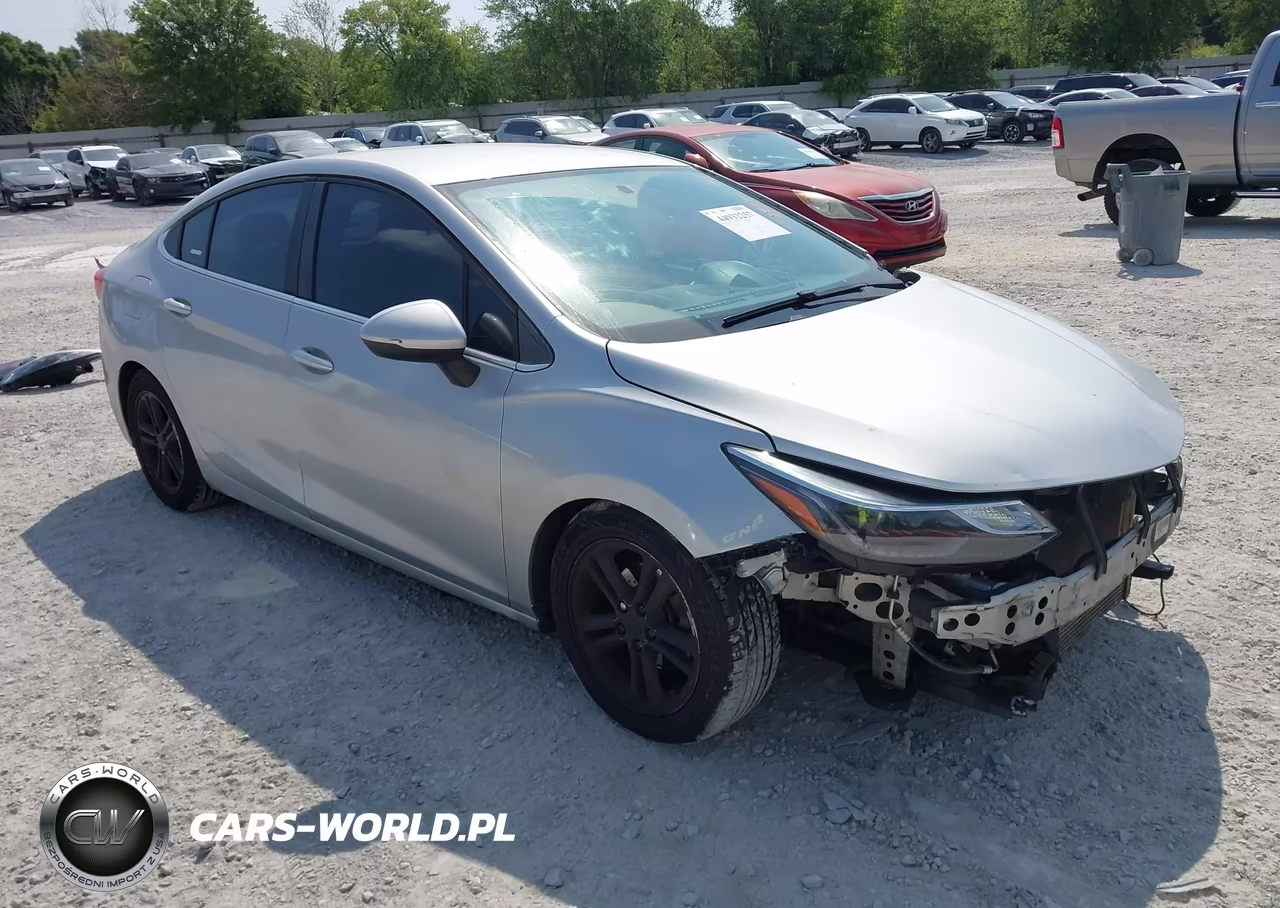 2017 Chevrolet Cruze Lt Auto – zdjęcie 1 z 17
