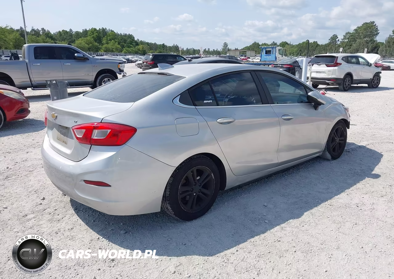 2017 Chevrolet Cruze Lt Auto VIN:1G1BE5SM9H7152636 - 4