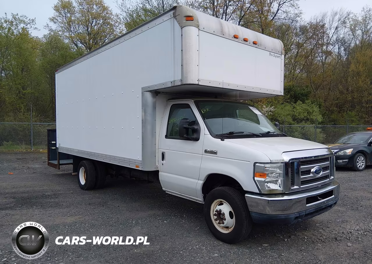 2013 Ford E-450 Cutaway