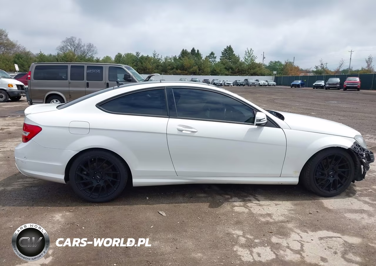 2014 Mercedes-Benz C 350 Sport 4Matic VIN:WDDGJ8JB9EG170100 - 14