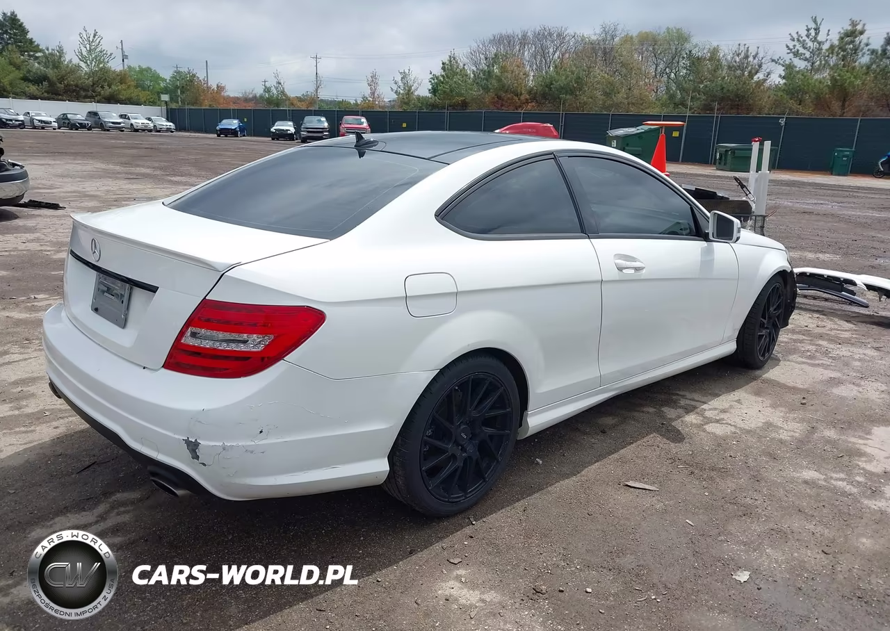 2014 Mercedes-Benz C 350 Sport 4Matic VIN:WDDGJ8JB9EG170100 - 4