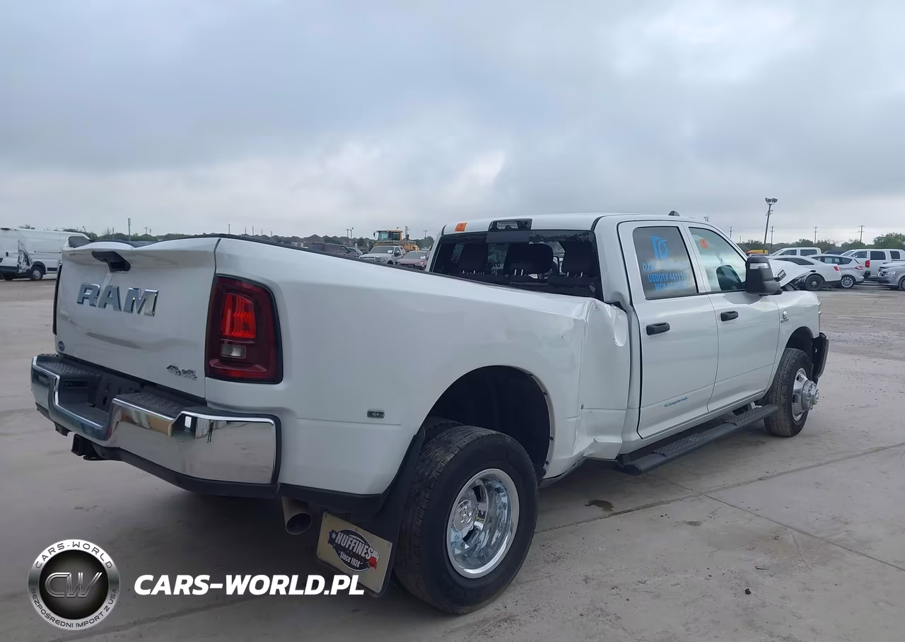 2026 Ram 3500 Tradesman 4X4 8' Box VIN:3C63RRGL2TG194593 - 4