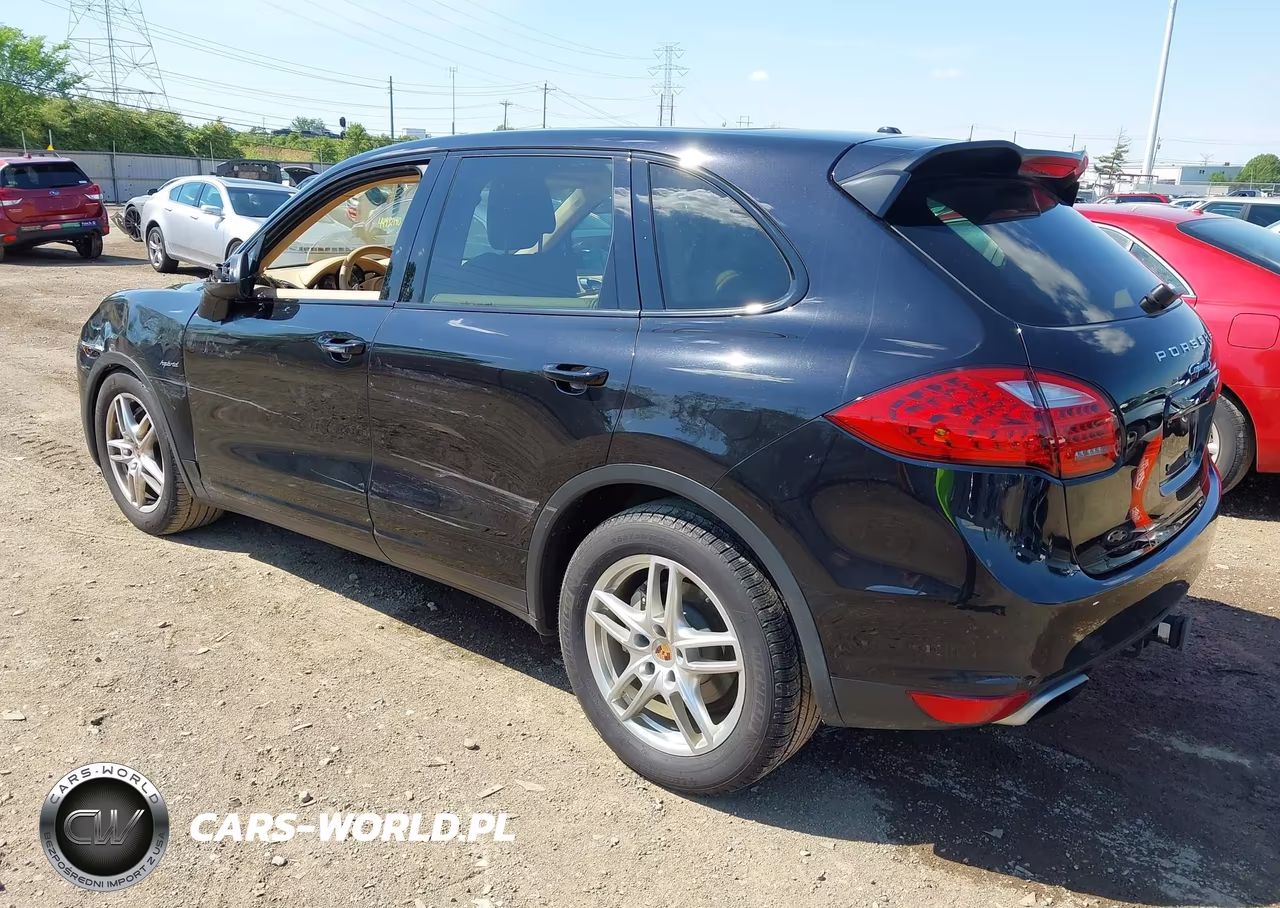 2013 Porsche Cayenne Hybrid S VIN:WP1AE2A25DLA15999 - 3