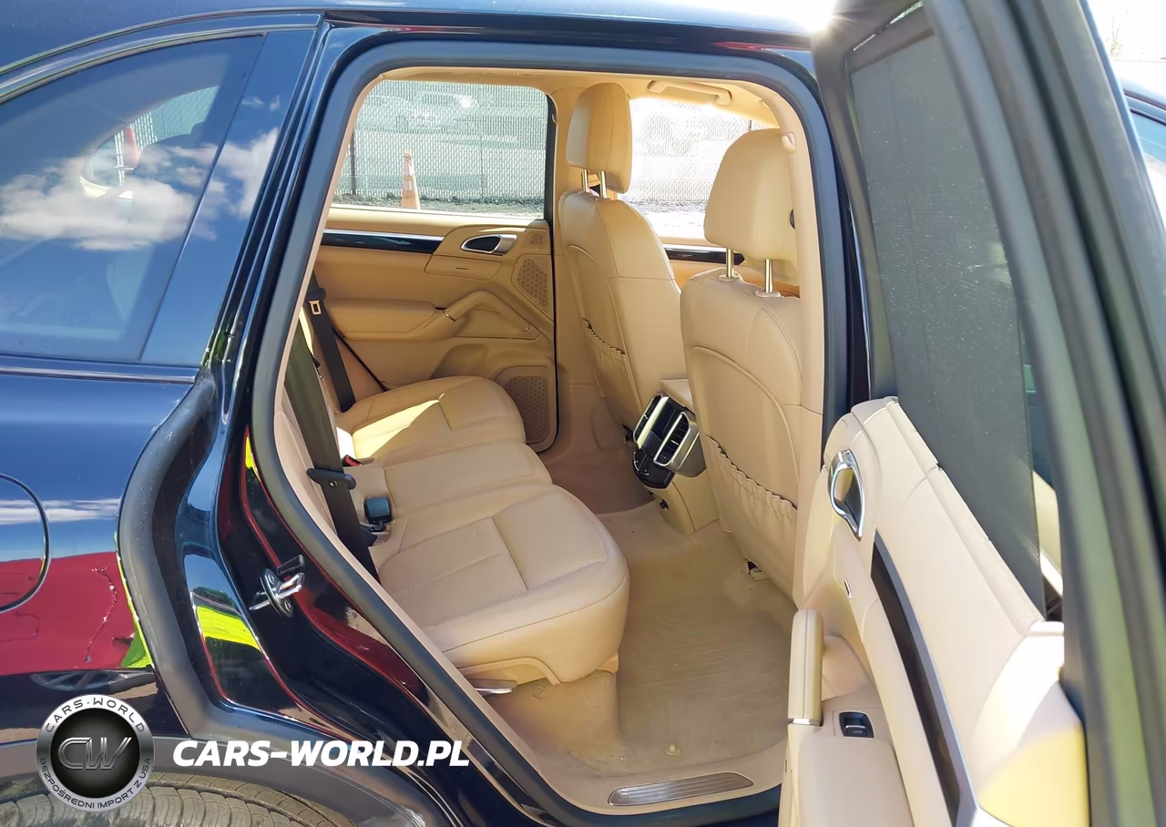 2013 Porsche Cayenne Hybrid S VIN:WP1AE2A25DLA15999 - 8