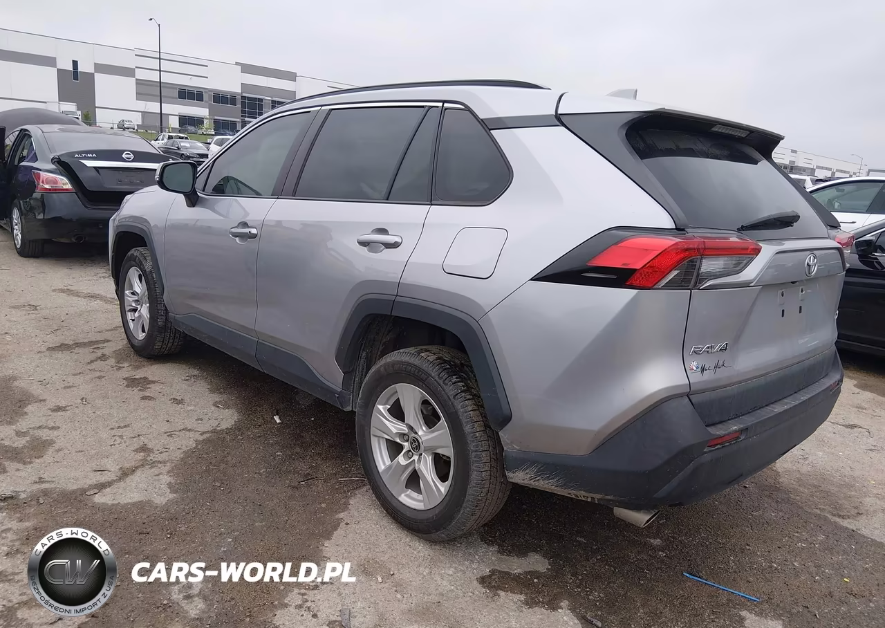 2021 Toyota Rav4 Xle VIN:2T3W1RFV4MC170895 - 3