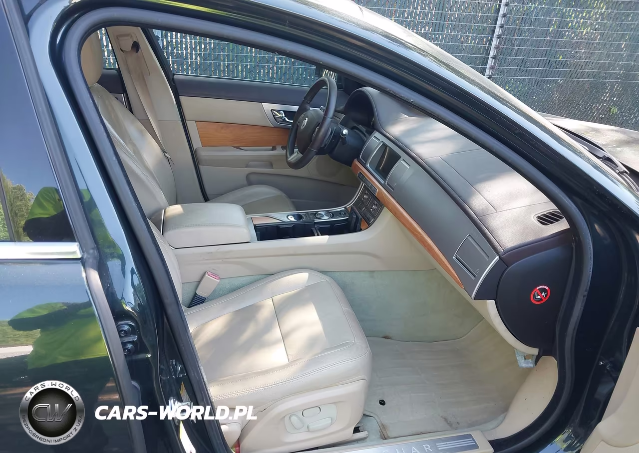 2010 Jaguar Xf VIN:SAJWA0FA9AHR55861 - 5