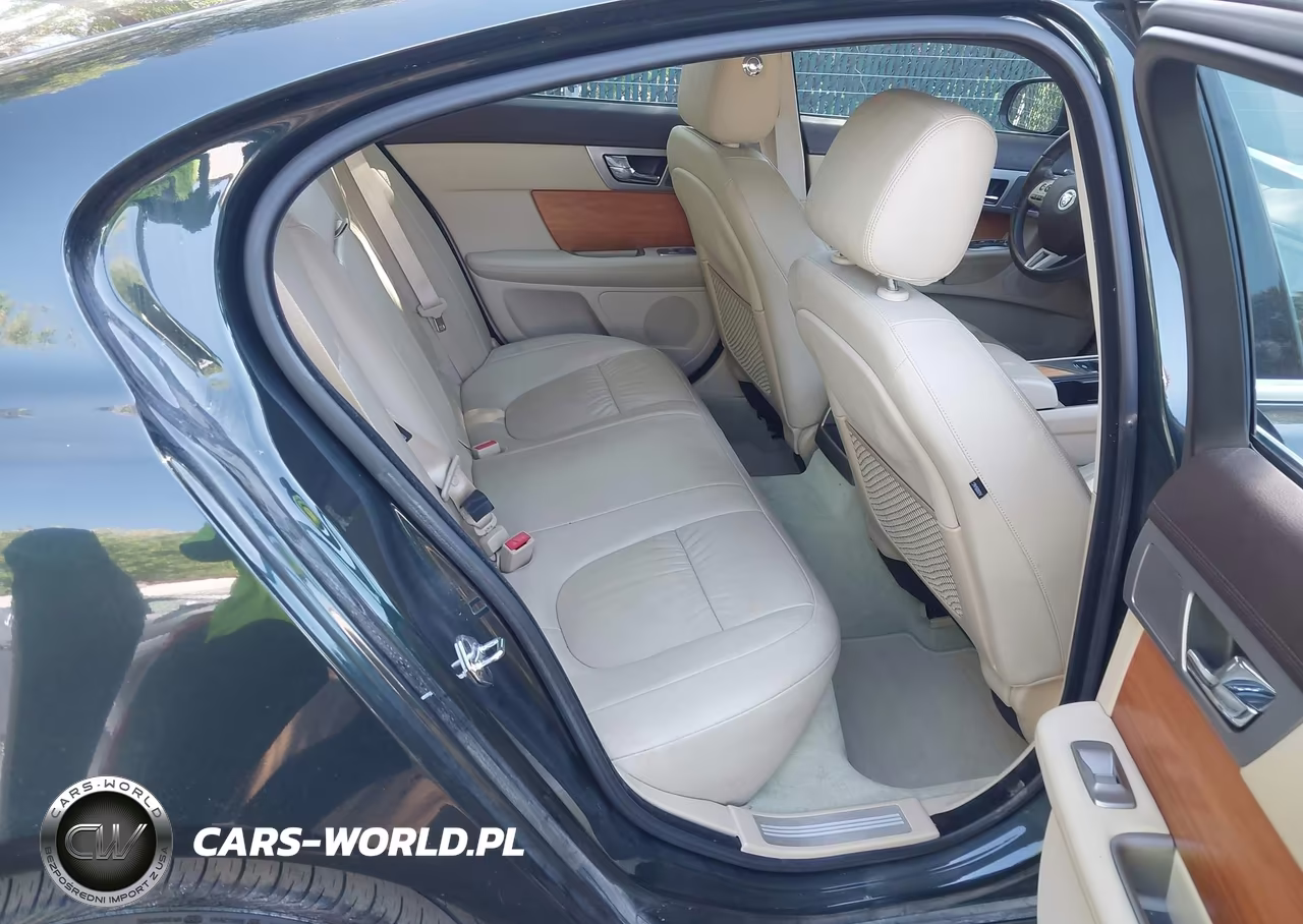 2010 Jaguar Xf VIN:SAJWA0FA9AHR55861 - 8