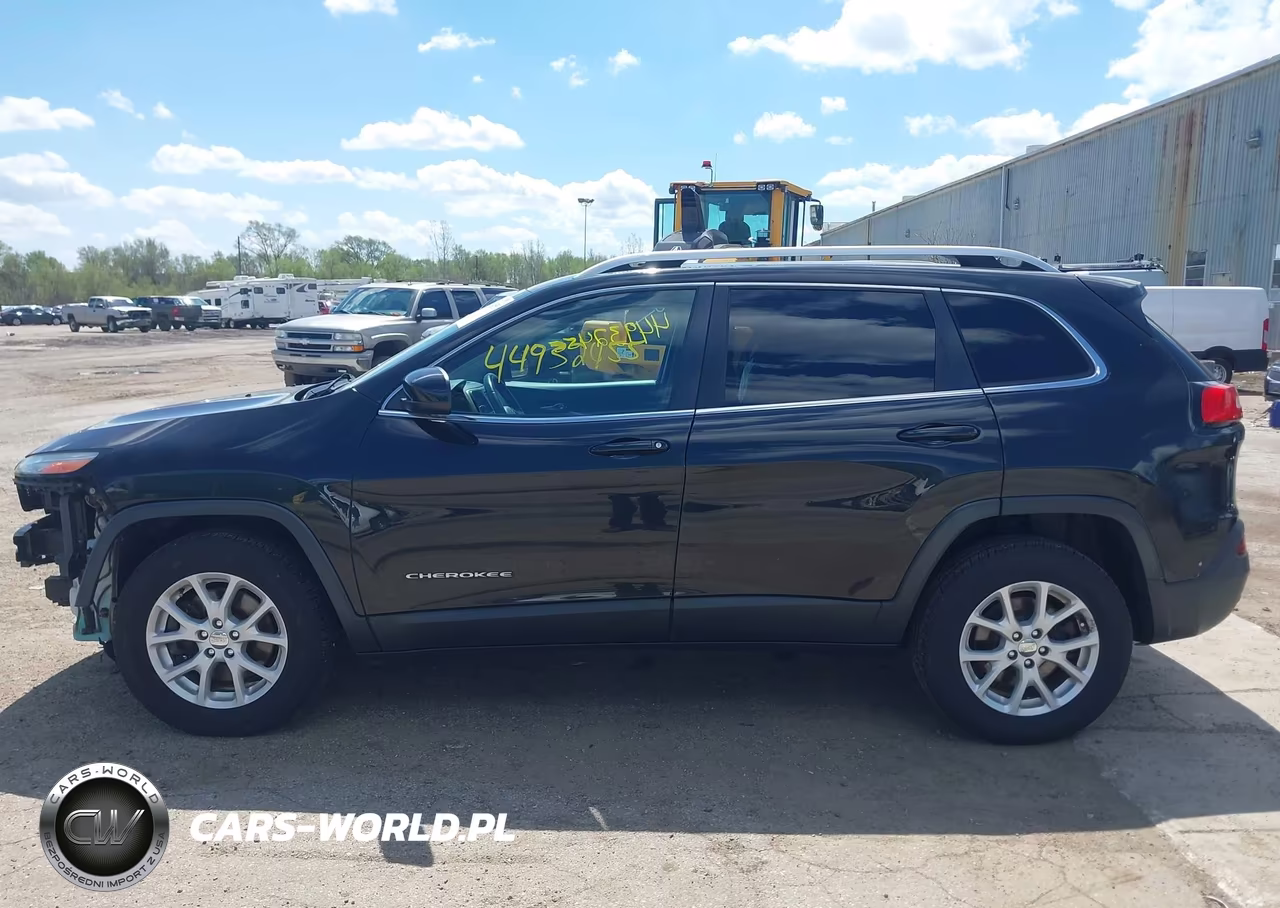 2014 Jeep Cherokee Latitude VIN:1C4PJMCB6EW172439 - 15