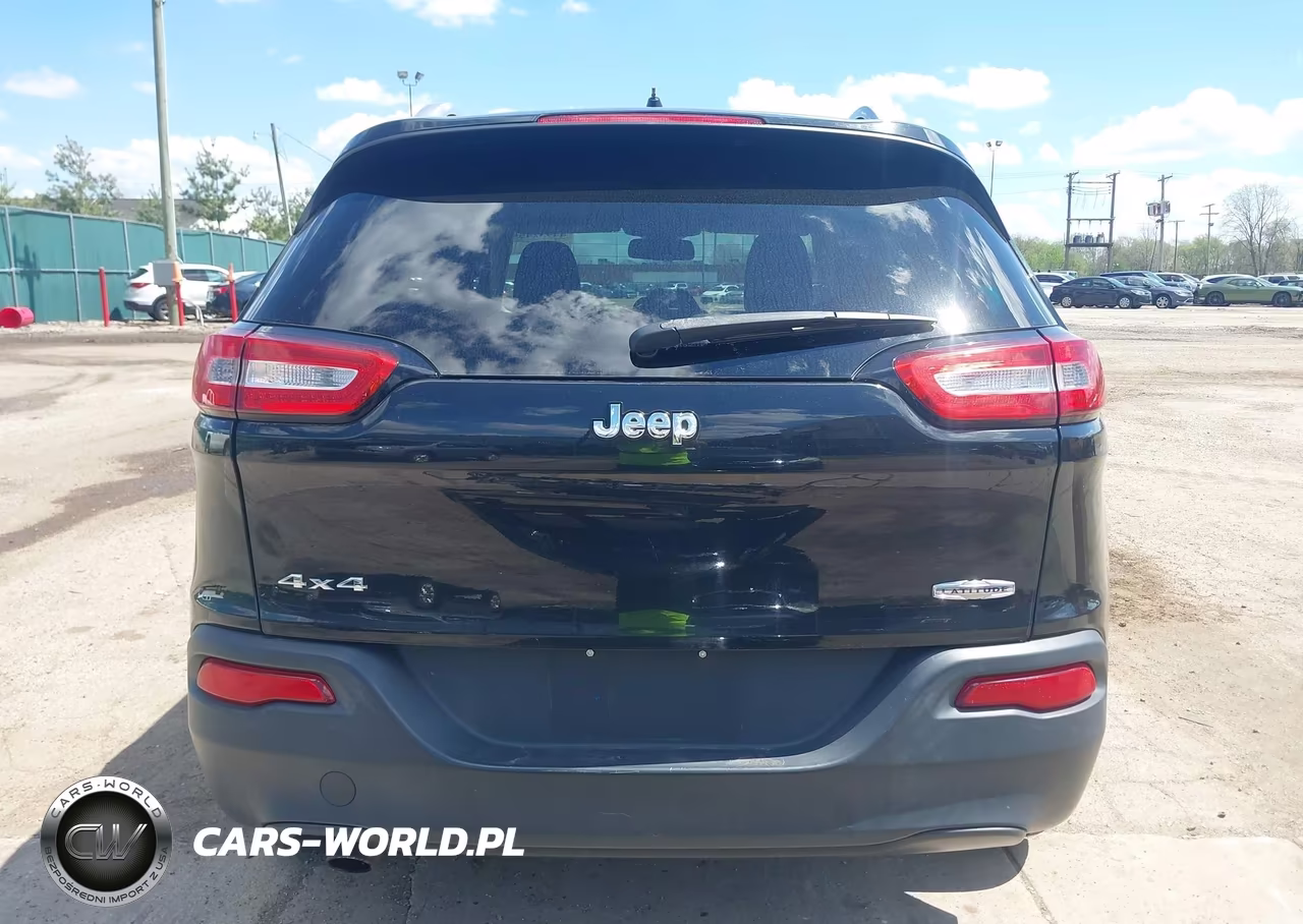 2014 Jeep Cherokee Latitude VIN:1C4PJMCB6EW172439 - 17