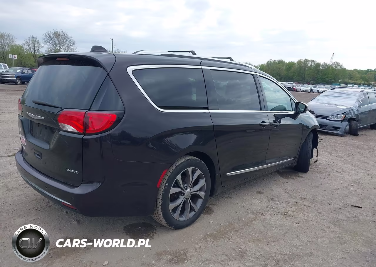 2017 Chrysler Pacifica Limited VIN:2C4RC1GG9HR525437 - 4