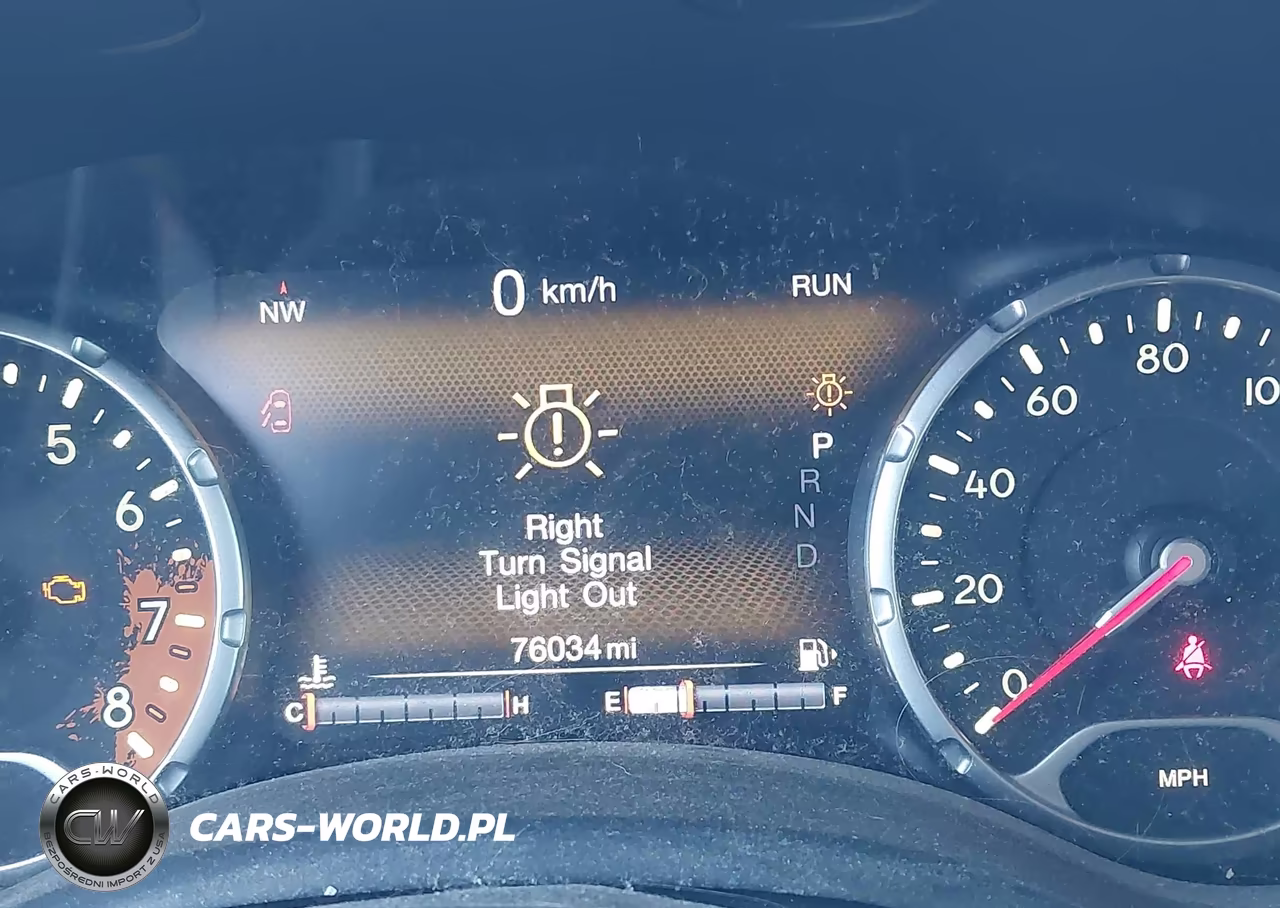2017 Jeep Renegade Altitude 4X4 VIN:ZACCJBBB8HPE65734 - 11