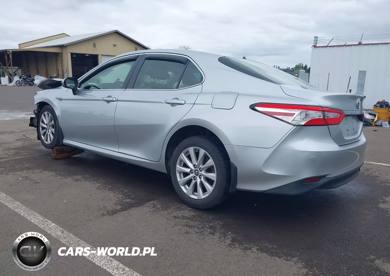 2018 Toyota Camry Le VIN:JTNB11HK3J3049240 - 3