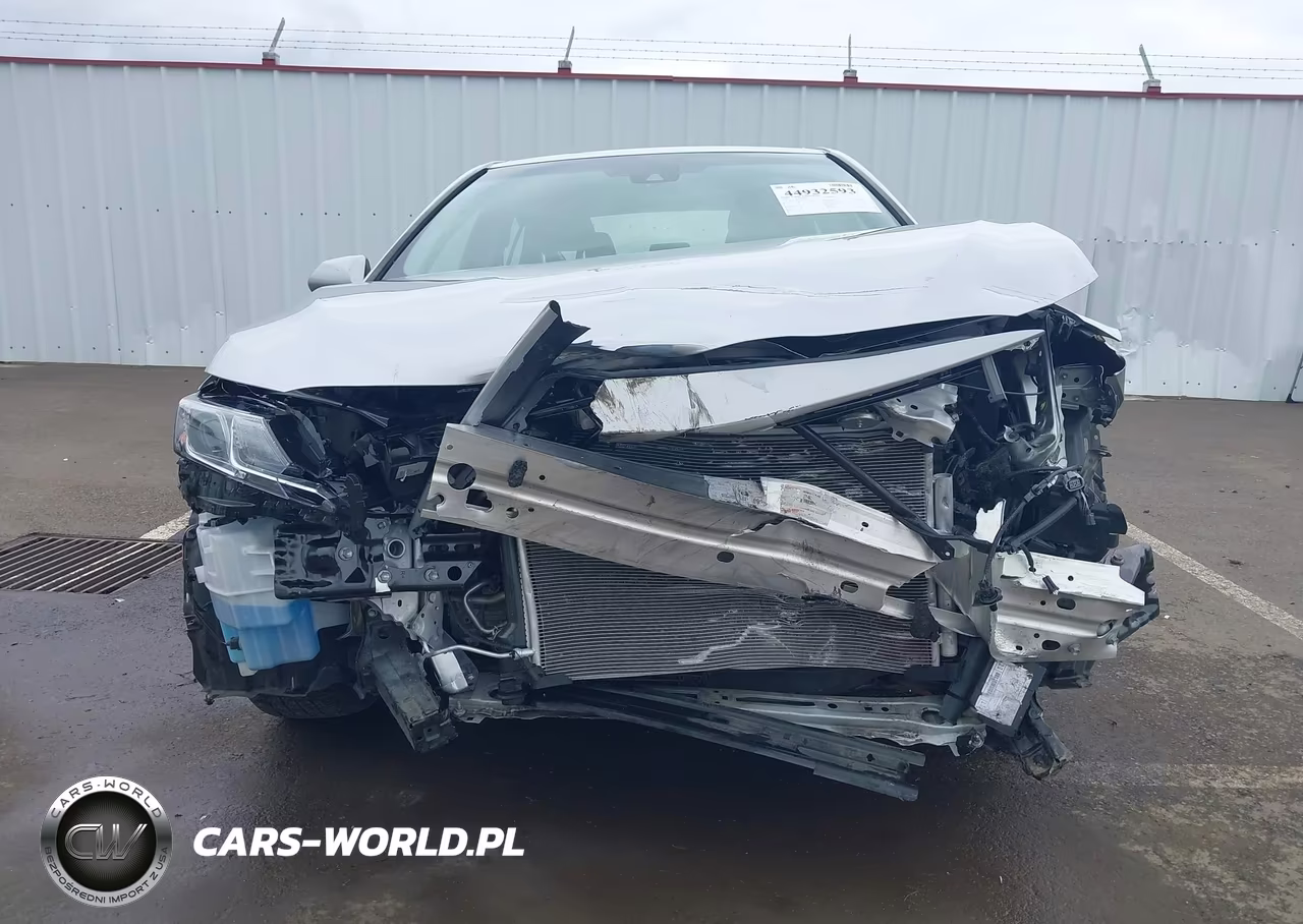 2018 Toyota Camry Le VIN:JTNB11HK3J3049240 - 6