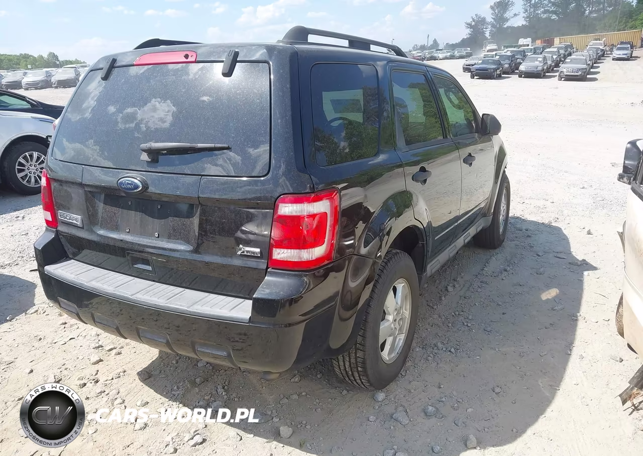 2010 Ford Escape Xlt VIN:1FMCU0DG8AKA32205 - 4