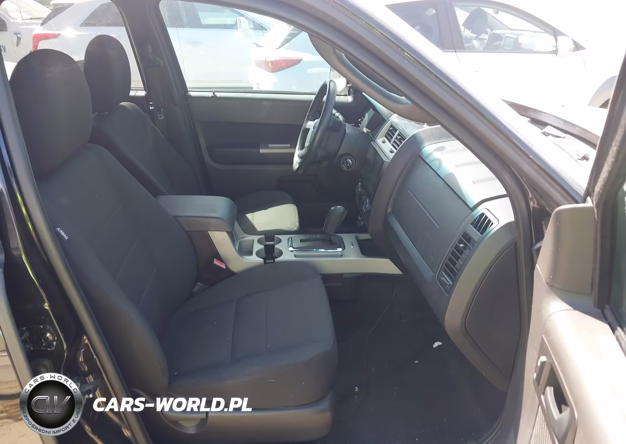 2010 Ford Escape Xlt VIN:1FMCU0DG8AKA32205 - 5