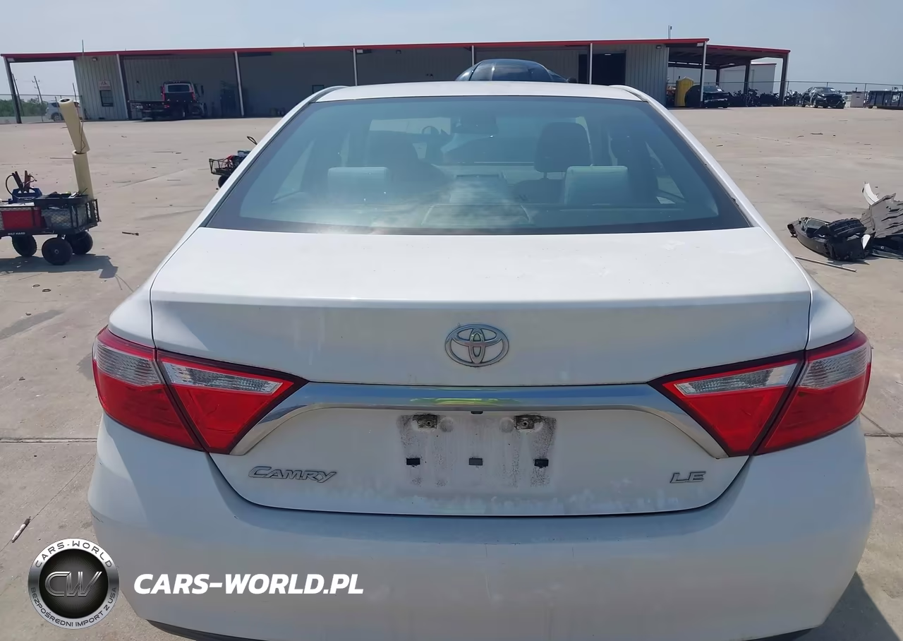 2017 Toyota Camry Le VIN:4T1BF1FK2HU443580 - 16
