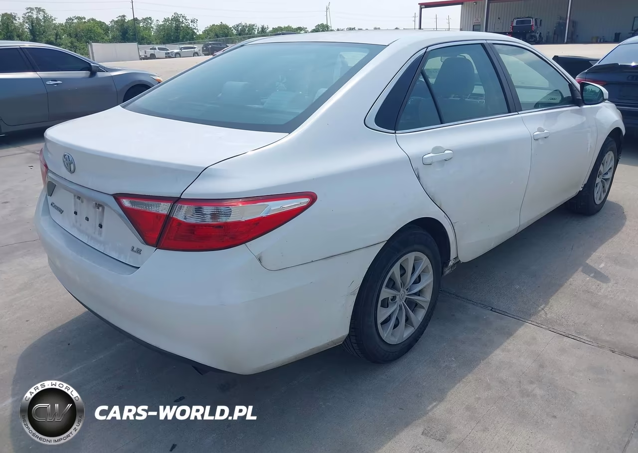 2017 Toyota Camry Le VIN:4T1BF1FK2HU443580 - 4