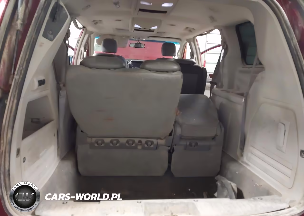 2010 Chrysler Town & Country Touring VIN:2A4RR5D1XAR110116 - 18