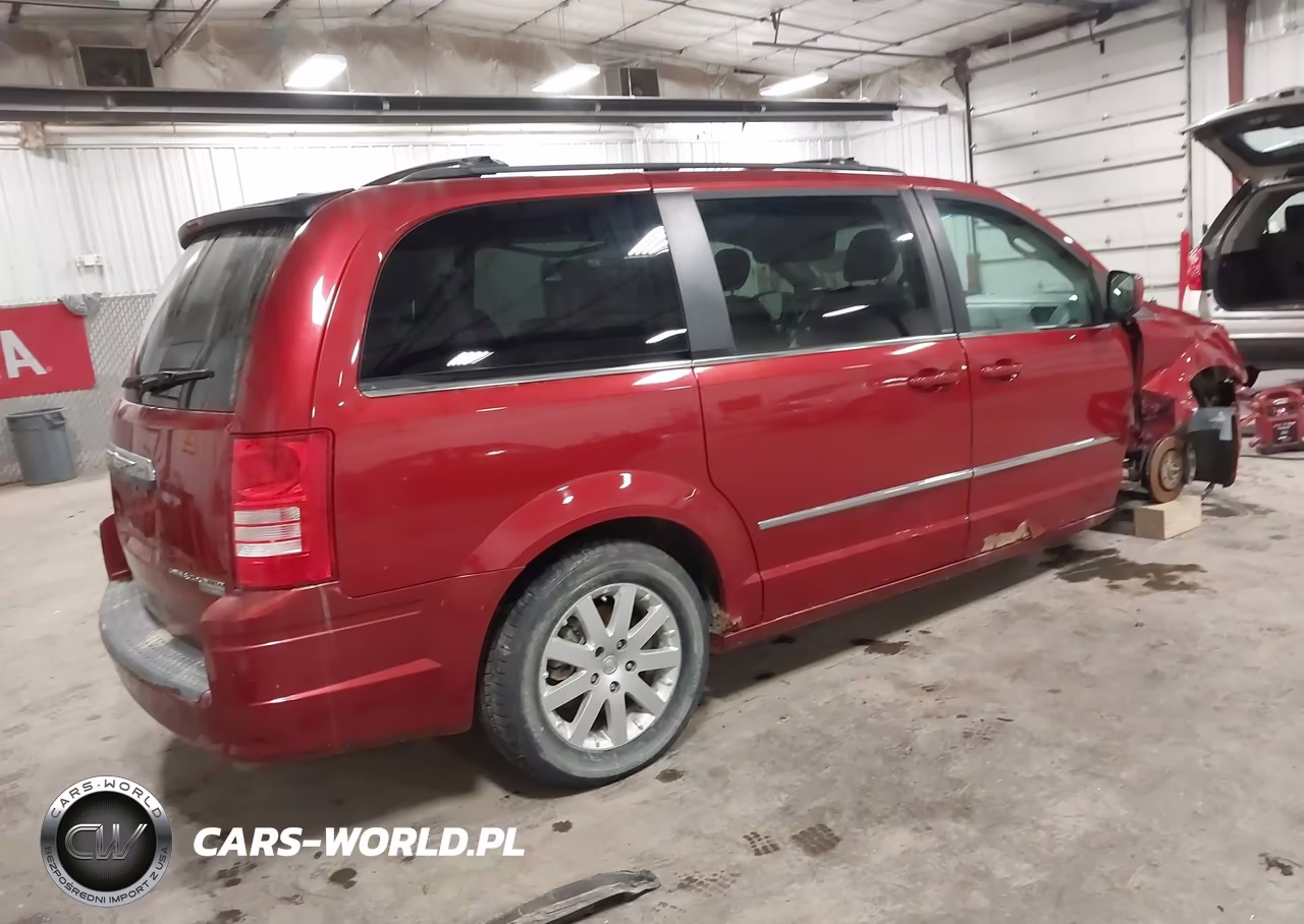 2010 Chrysler Town & Country Touring VIN:2A4RR5D1XAR110116 - 4
