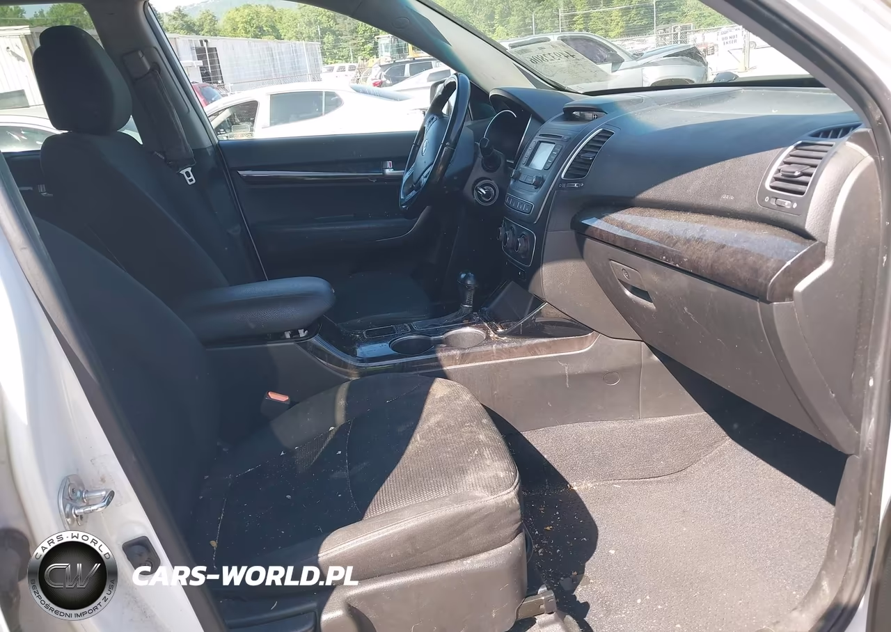 2014 Kia Sorento Lx VIN:5XYKT3A65EG470577 - 5