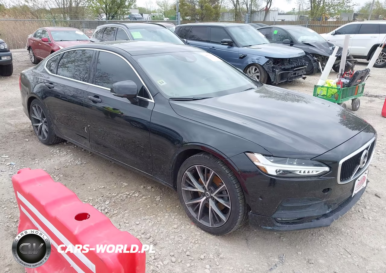 2018 Volvo S90 T5 Momentum