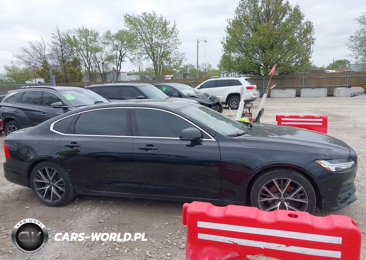 2018 Volvo S90 T5 Momentum VIN:LVY102MK7JP056076 - 13