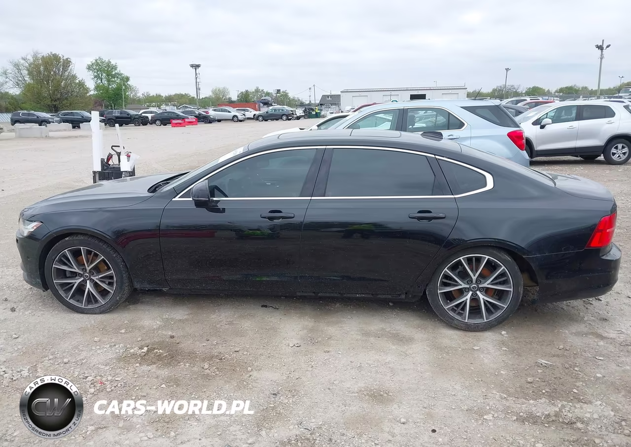2018 Volvo S90 T5 Momentum VIN:LVY102MK7JP056076 - 14