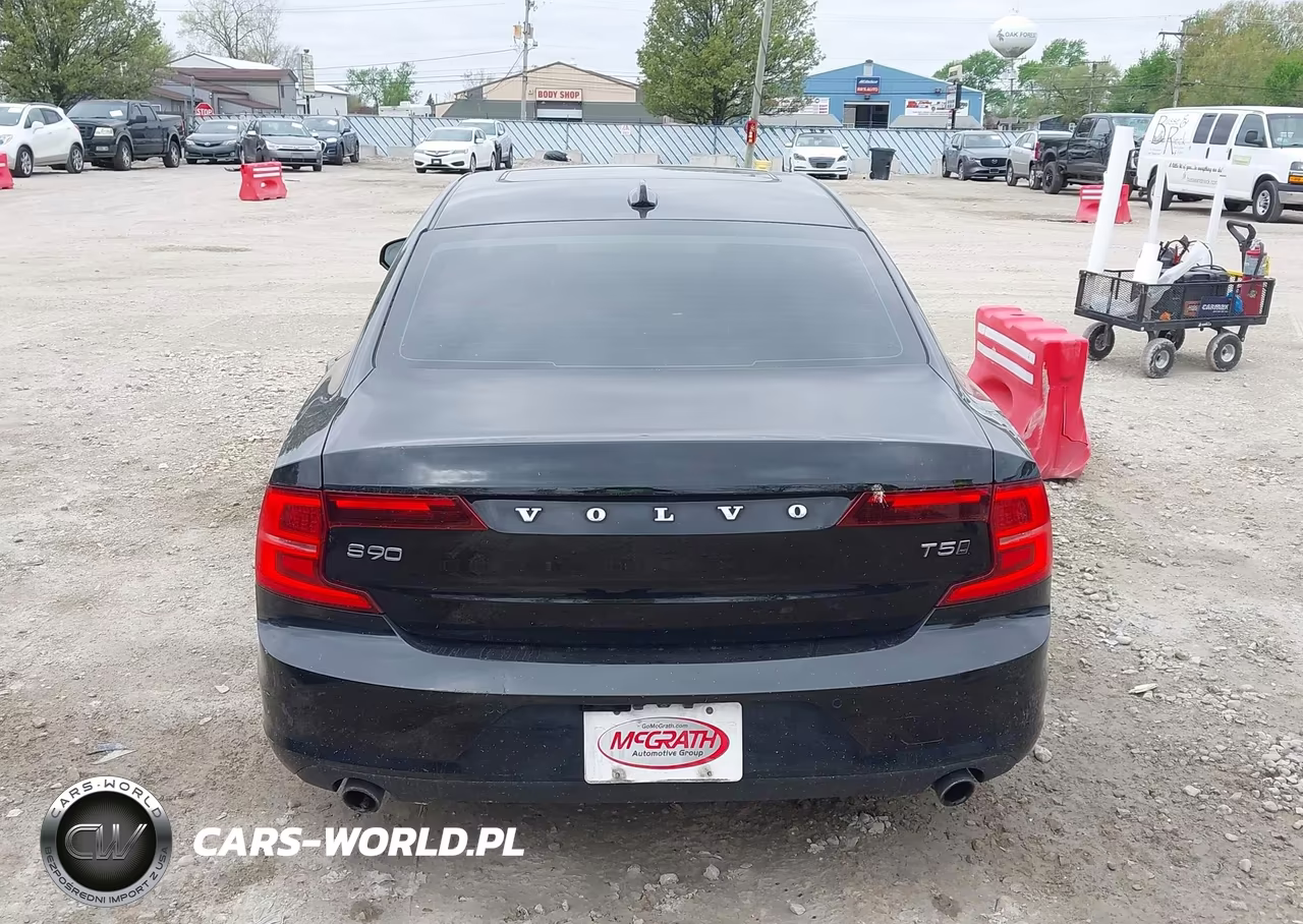 2018 Volvo S90 T5 Momentum VIN:LVY102MK7JP056076 - 16