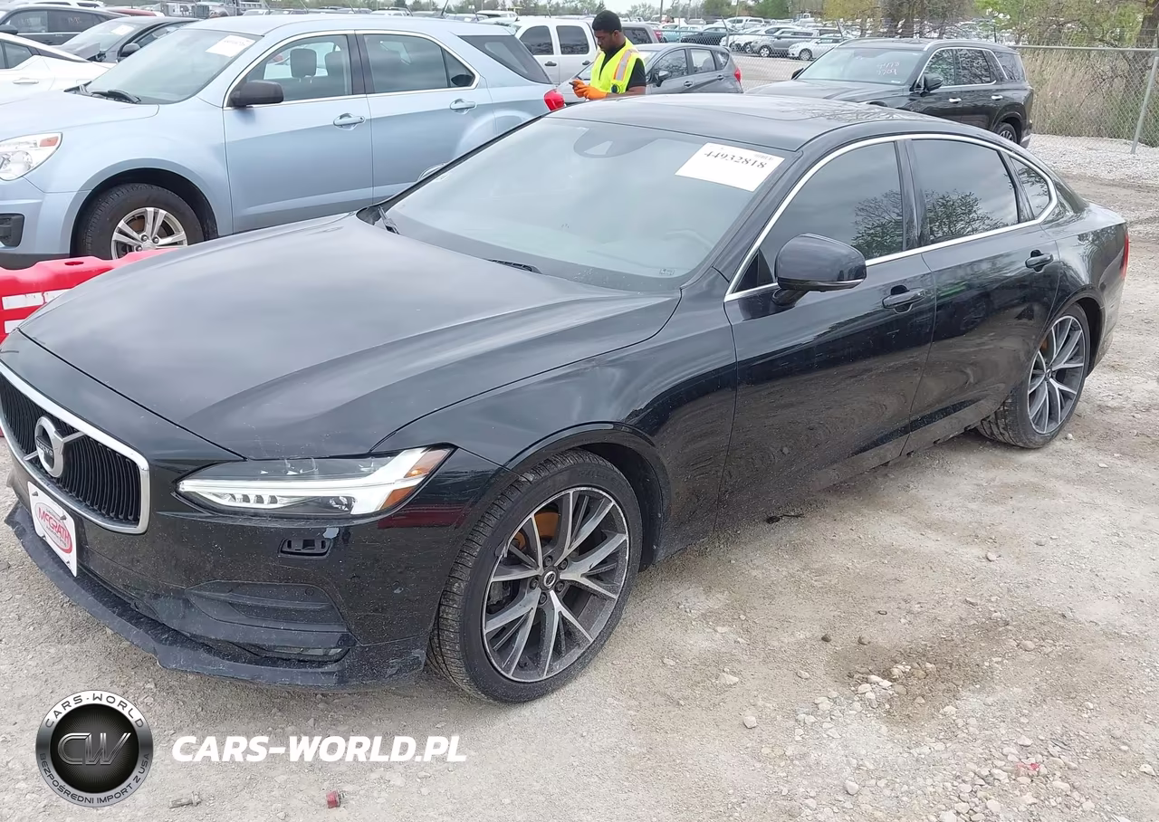 2018 Volvo S90 T5 Momentum VIN:LVY102MK7JP056076 - 2