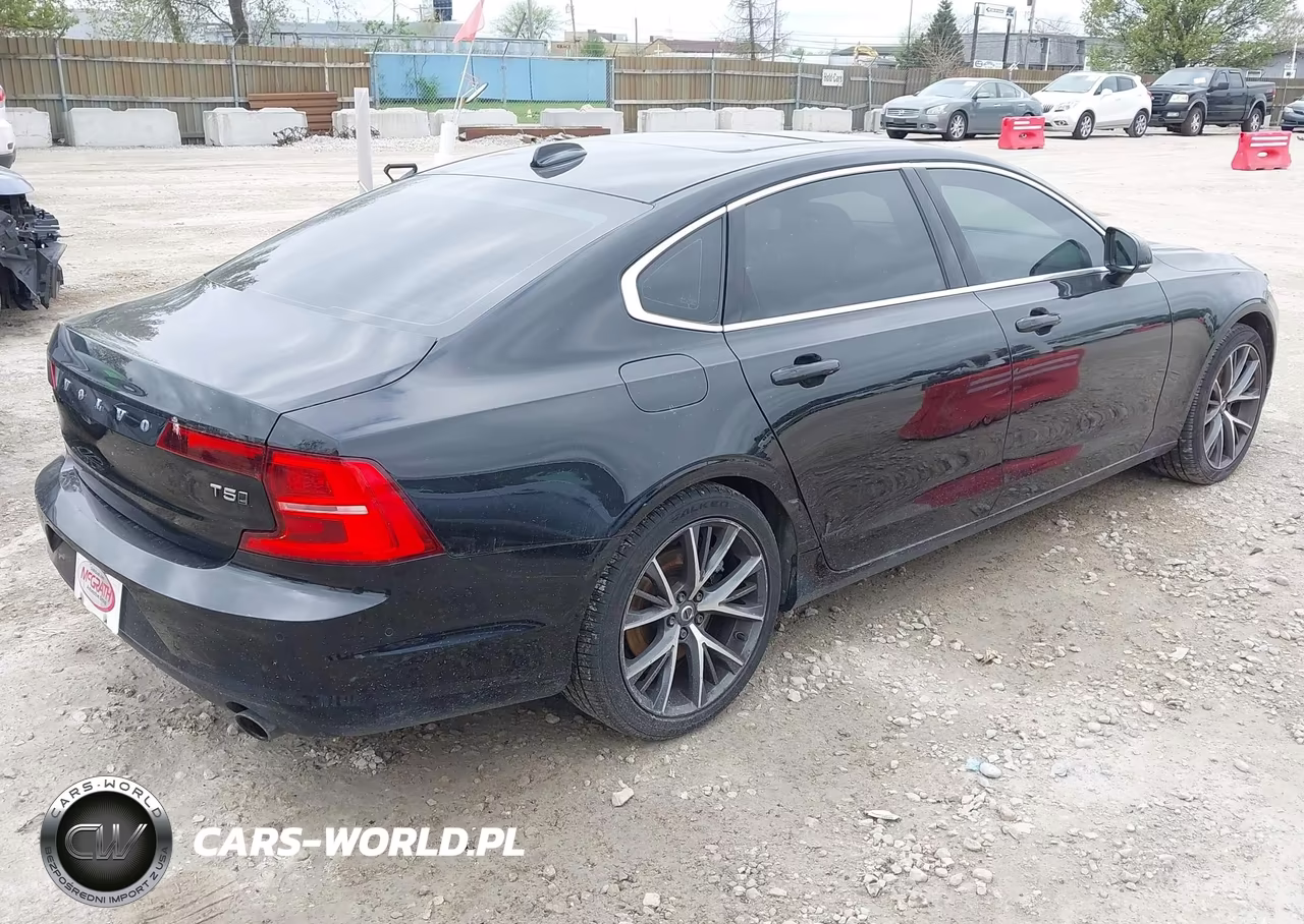 2018 Volvo S90 T5 Momentum VIN:LVY102MK7JP056076 - 4