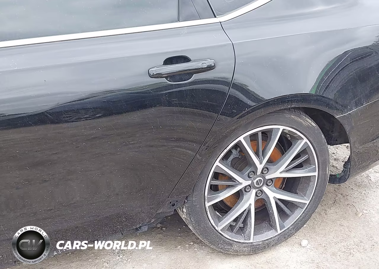 2018 Volvo S90 T5 Momentum VIN:LVY102MK7JP056076 - 6