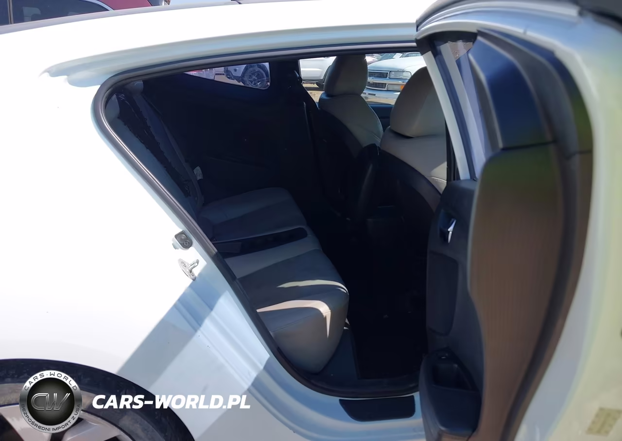 2013 Hyundai Veloster Base W-Gray VIN:KMHTC6AD3DU117381 - 8