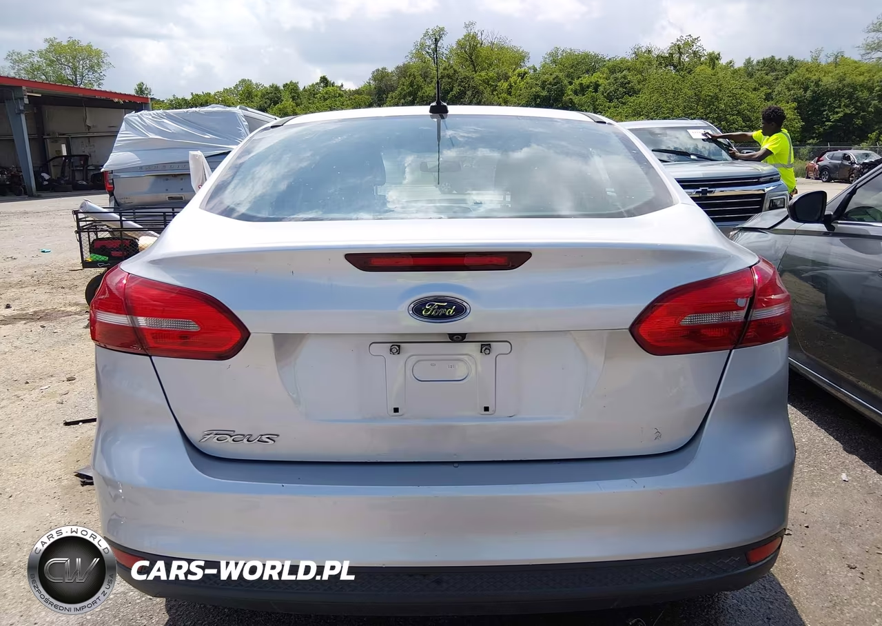 2017 Ford Focus S VIN:1FADP3E23HL274589 - 17
