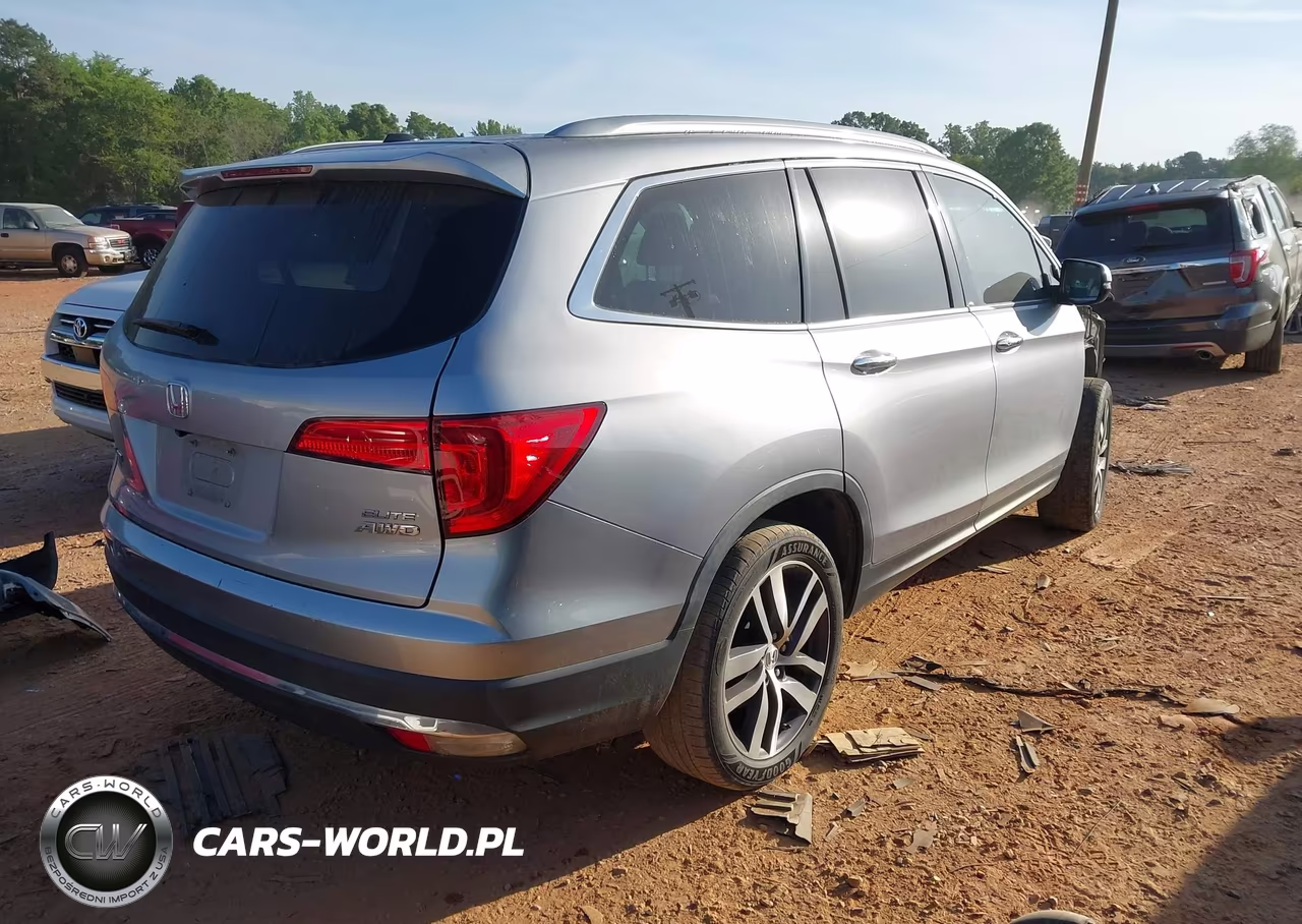 2018 Honda Pilot Elite VIN:5FNYF6H0XJB003645 - 4