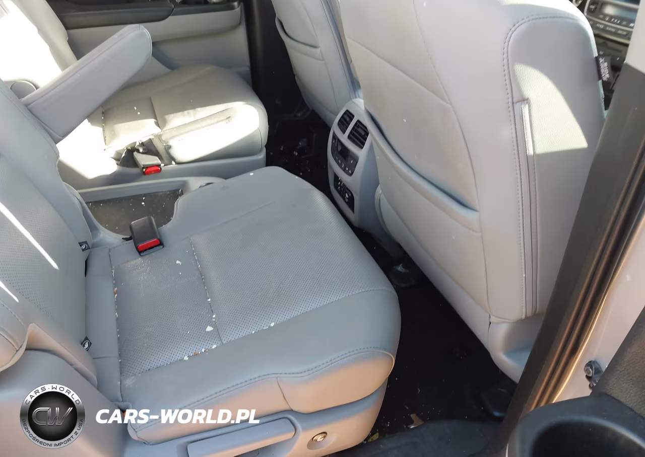 2018 Honda Pilot Elite VIN:5FNYF6H0XJB003645 - 8