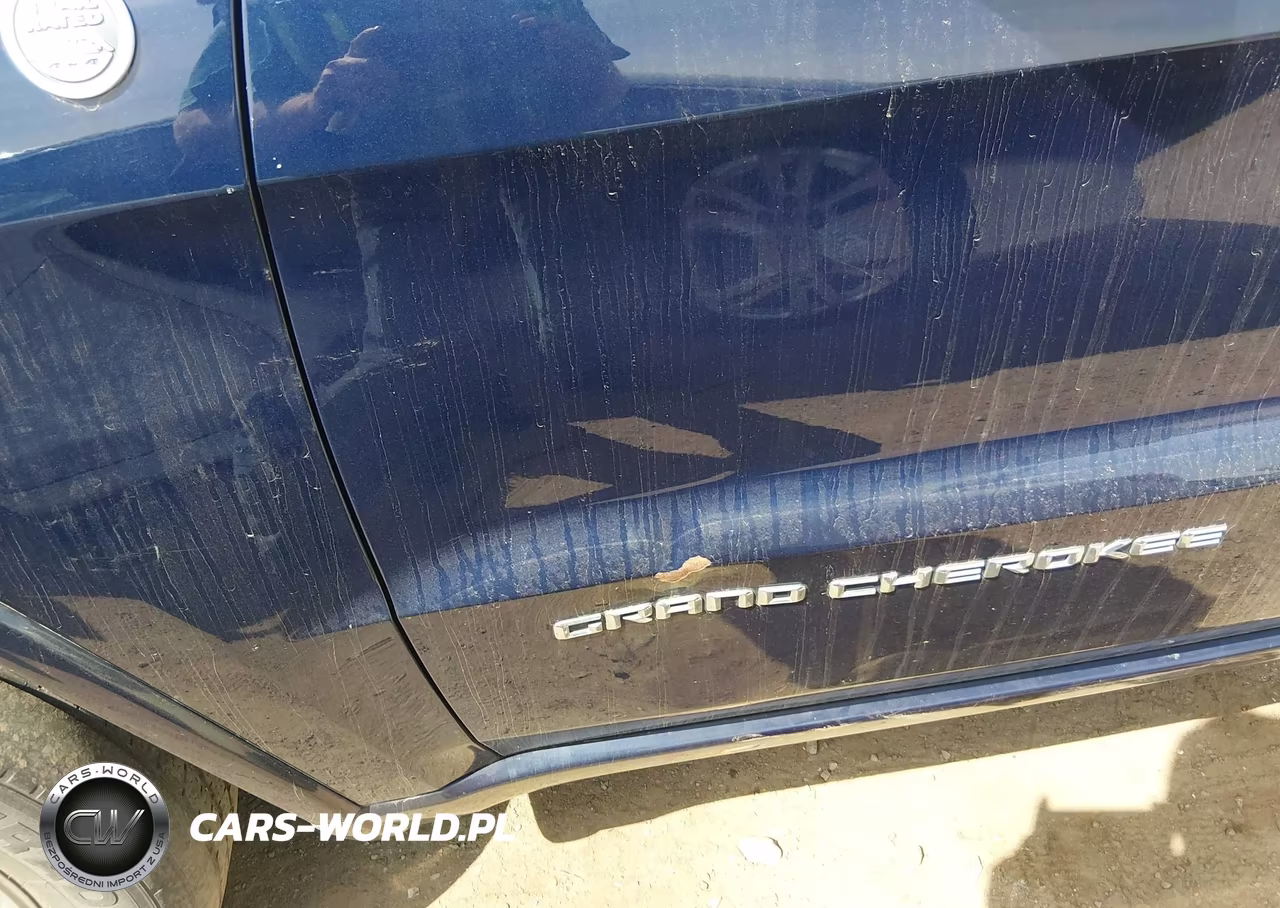 2015 Jeep Grand Cherokee Overland VIN:1C4RJFCG0FC141707 - 19