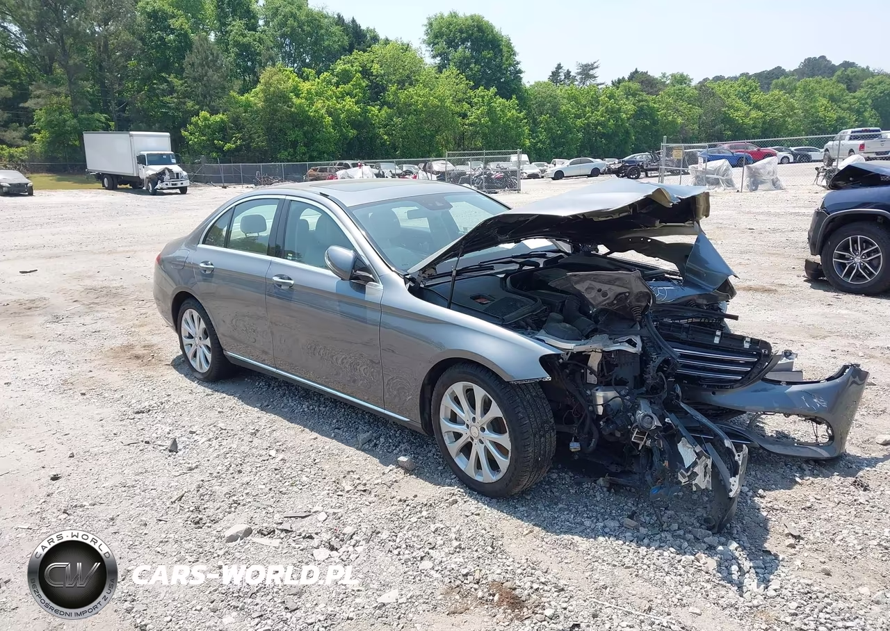 2017 Mercedes-Benz E 300 – zdjęcie 1 z 16