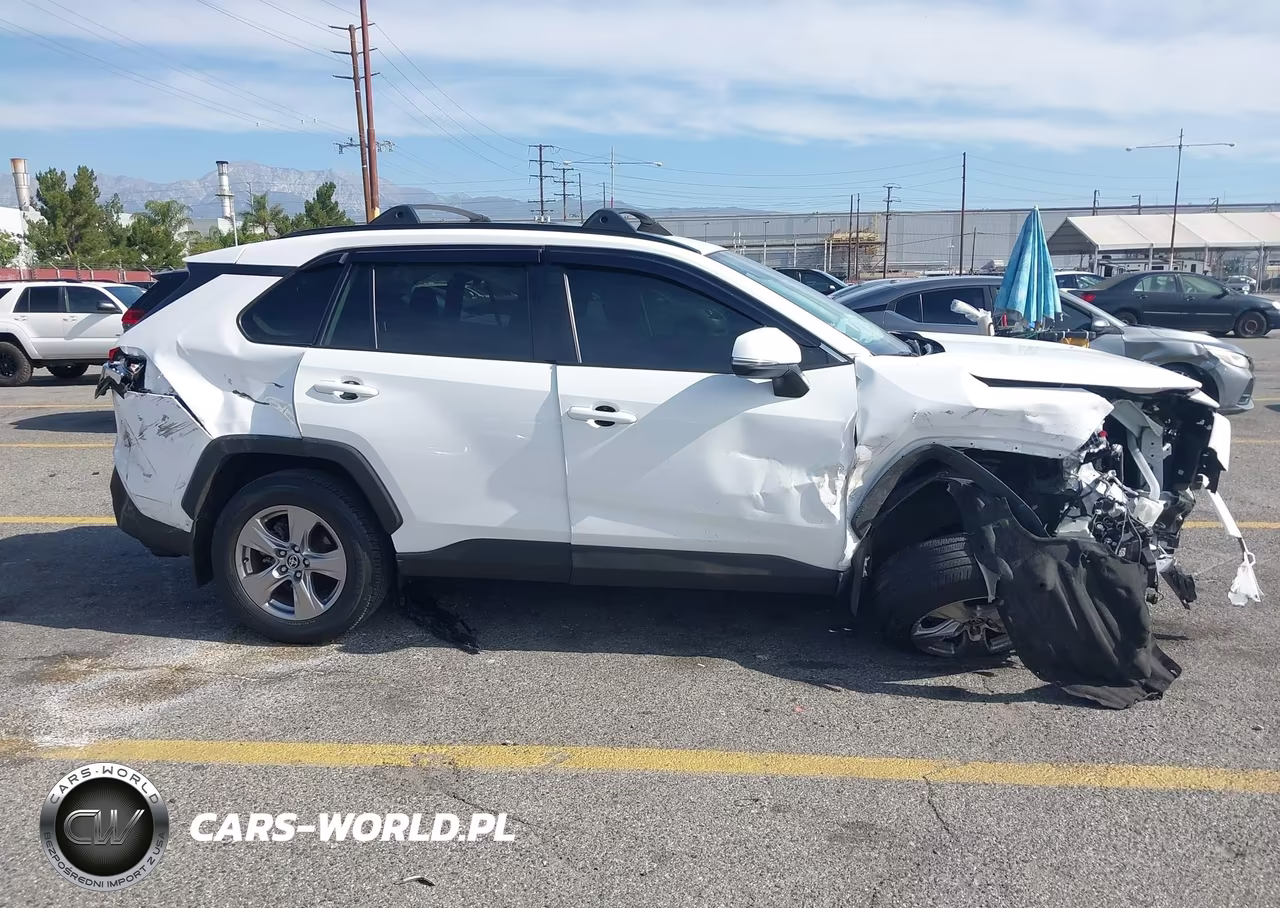 2022 Toyota Rav4 Xle VIN:2T3W1RFV1NC176915 - 13