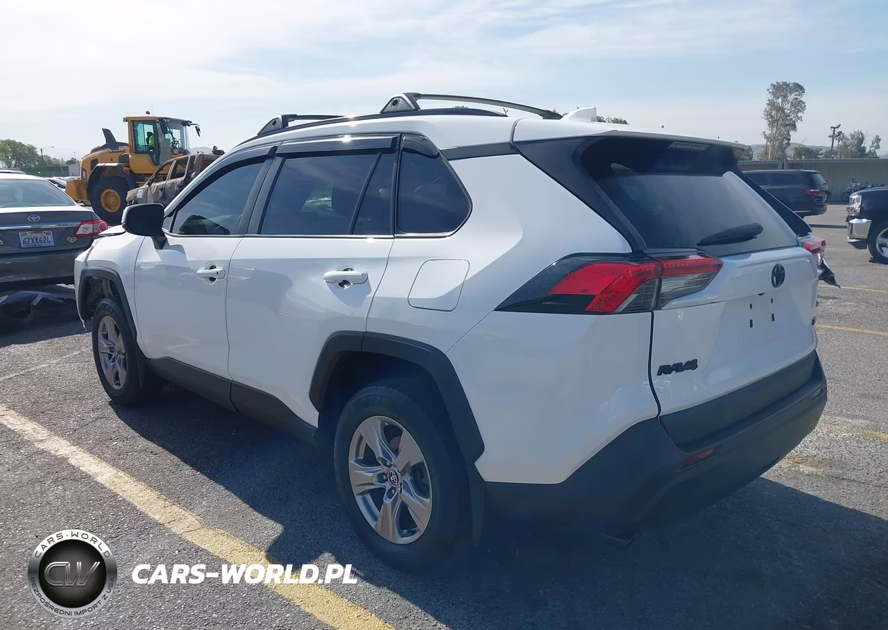 2022 Toyota Rav4 Xle VIN:2T3W1RFV1NC176915 - 3