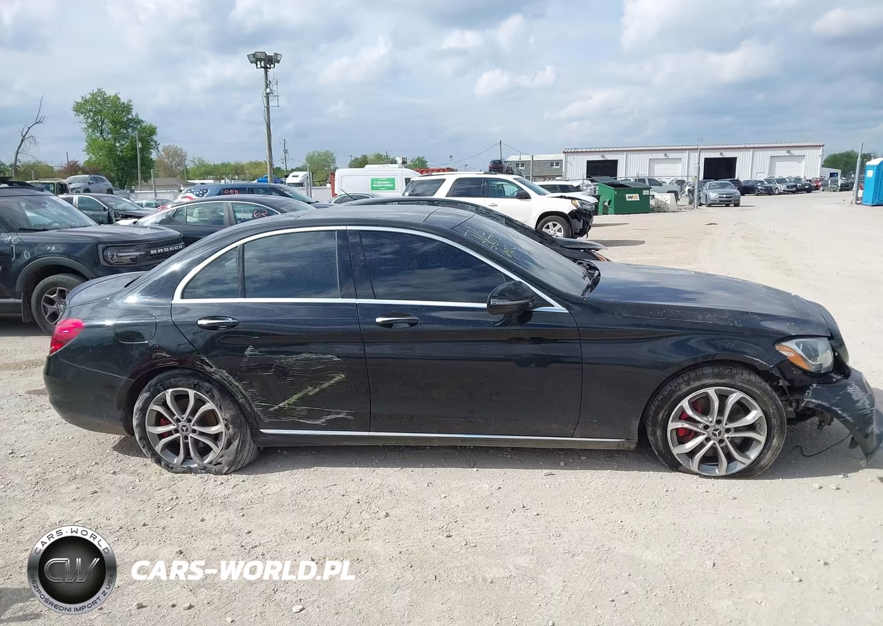 2016 Mercedes-Benz C 300 4Matic VIN:55SWF4KB1GU111505 - 14