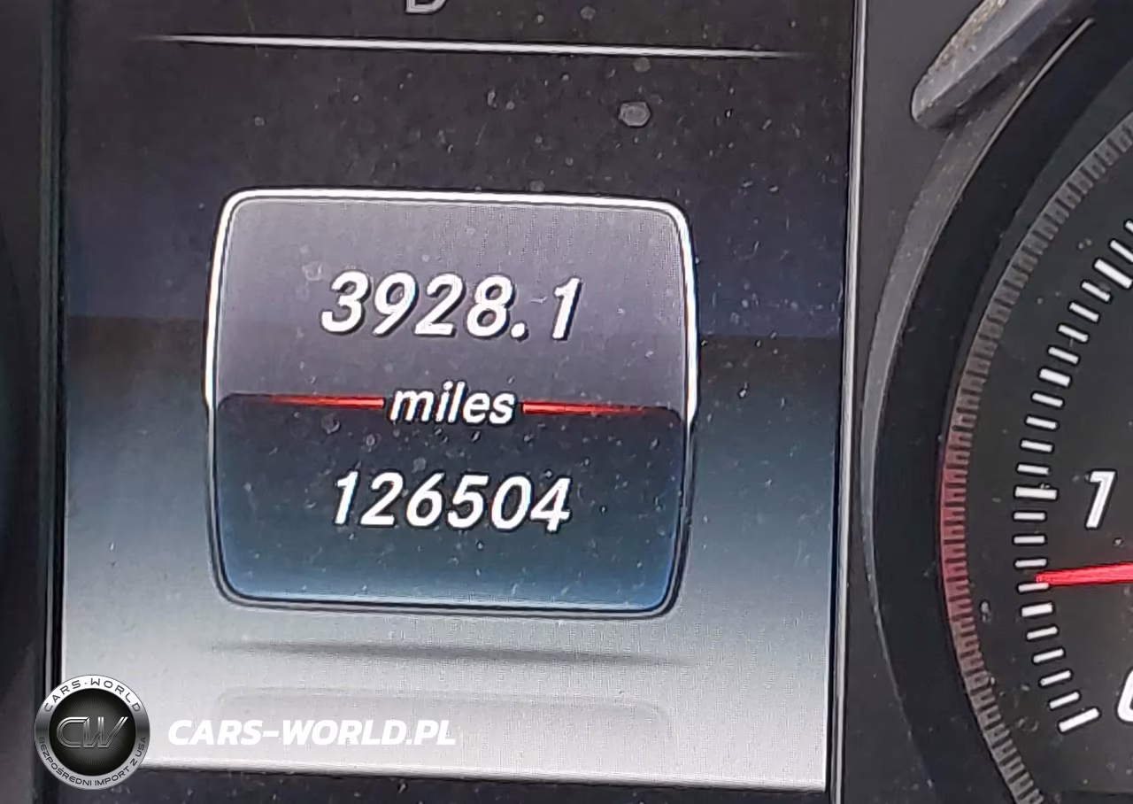 2016 Mercedes-Benz C 300 4Matic VIN:55SWF4KB1GU111505 - 16
