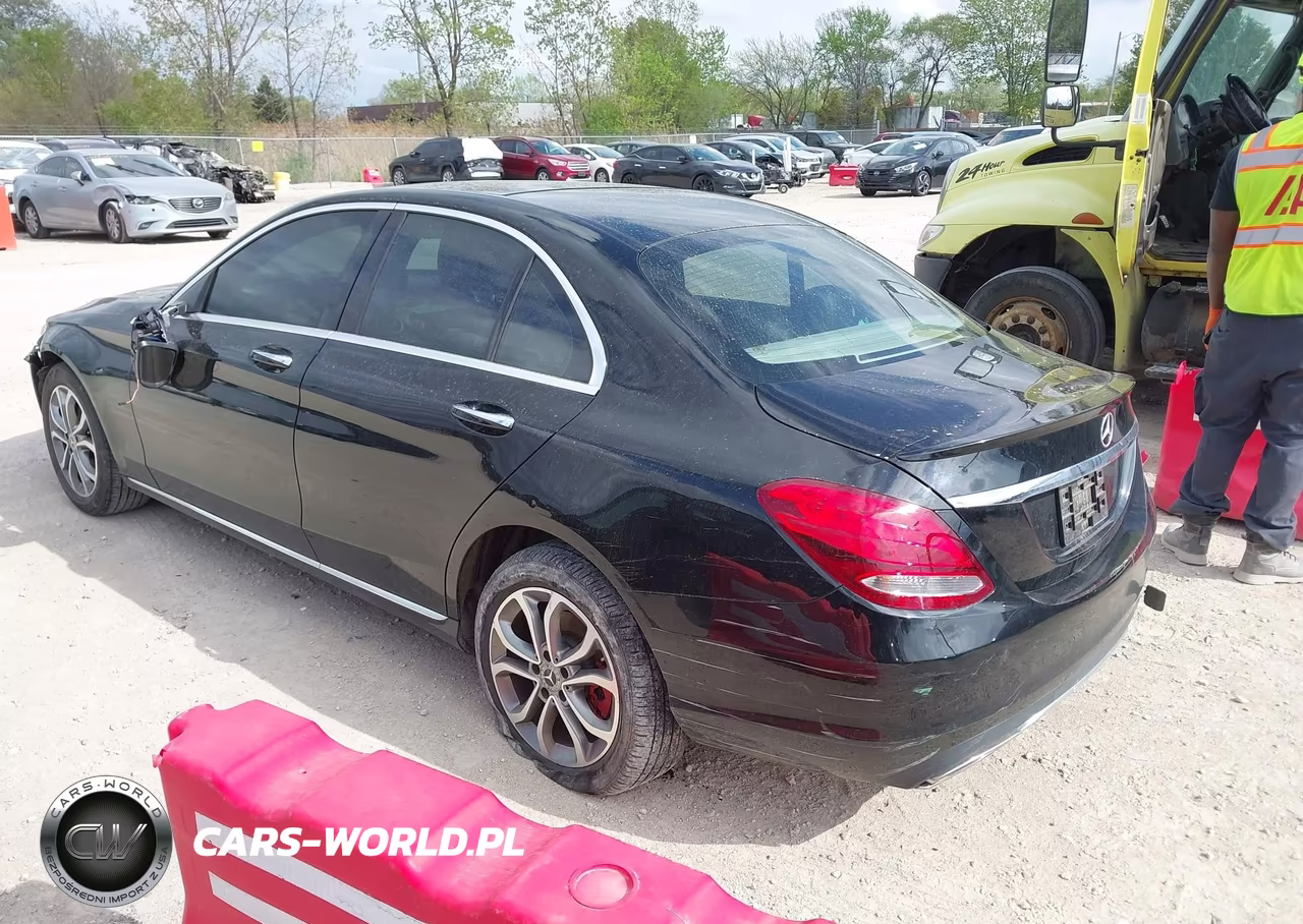 2016 Mercedes-Benz C 300 4Matic VIN:55SWF4KB1GU111505 - 3