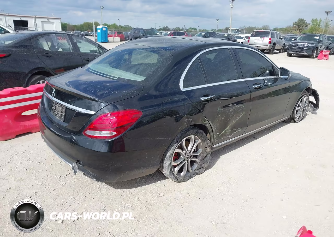 2016 Mercedes-Benz C 300 4Matic VIN:55SWF4KB1GU111505 - 4