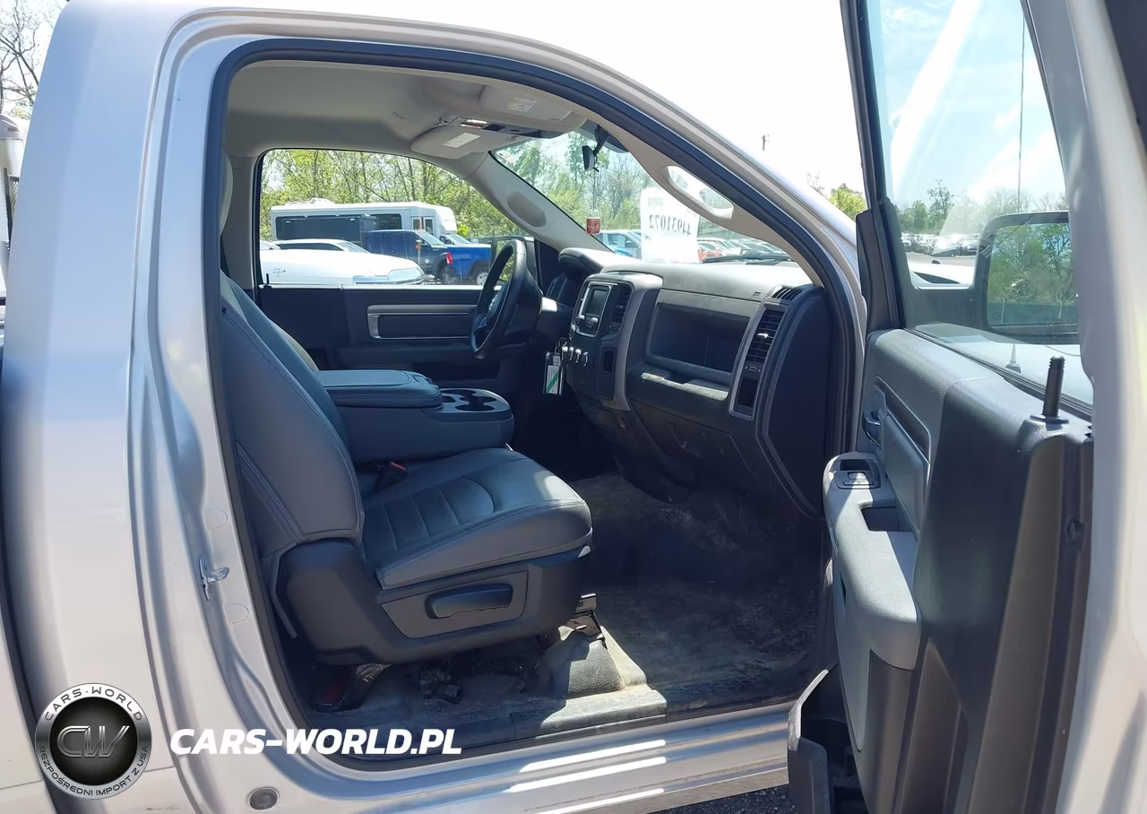 2019 Ram 1500 Classic Tradesman 4X2 6'4 Box VIN:3C6JR6AG2KG503981 - 5