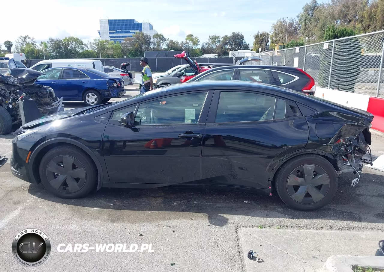 2025 Toyota Prius Plug-In Hybrid Se VIN:JTDACACU8S3052090 - 15