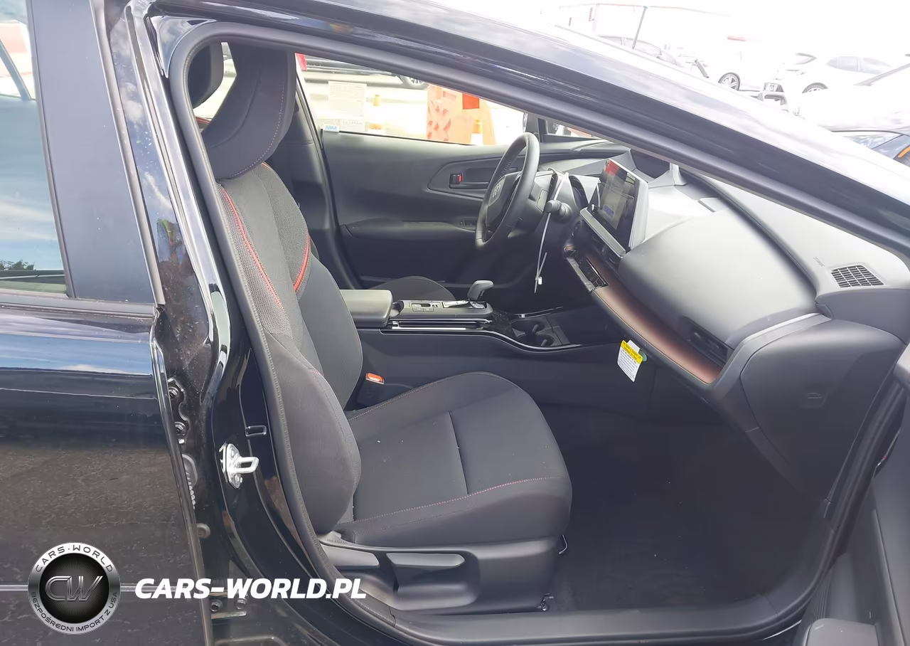 2025 Toyota Prius Plug-In Hybrid Se VIN:JTDACACU8S3052090 - 5
